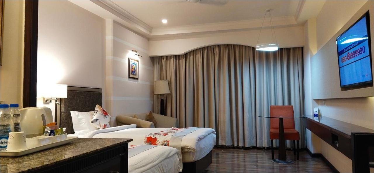 Inn Riviera Jammu Buitenkant foto