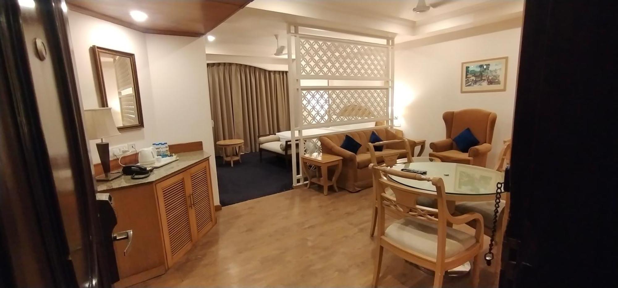 Inn Riviera Jammu Buitenkant foto