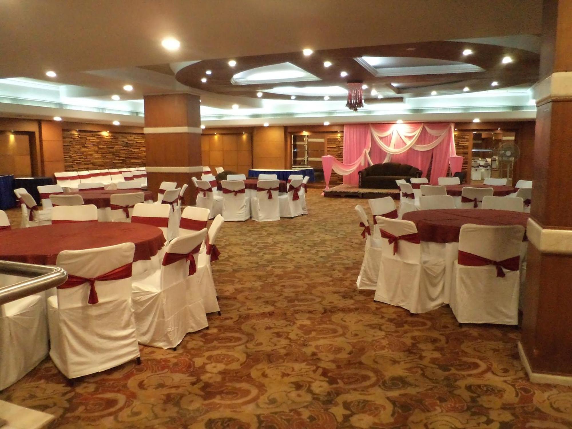 Inn Riviera Jammu Buitenkant foto