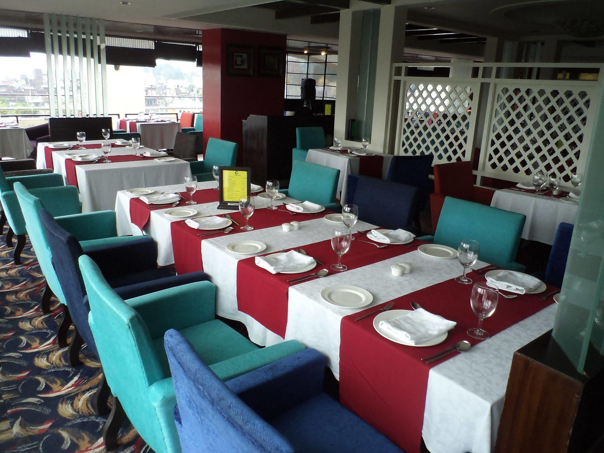 Inn Riviera Jammu Buitenkant foto